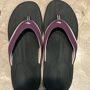 Powerstep Women's Purple and Black Sandals